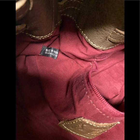 Rare Fossil Jaquard Floral Hobo Bag with Leather Detail - Picture 8 of 15